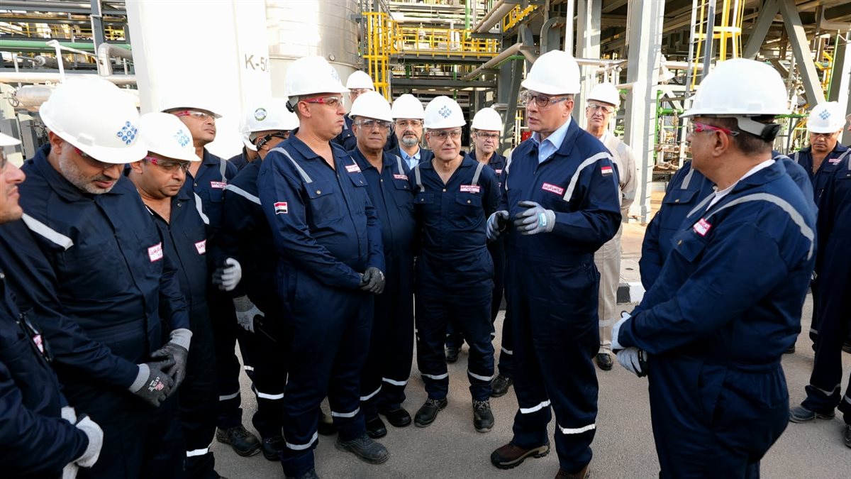 1e06549e-e806-440c-99e1-fce91f9bb3ea