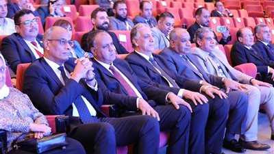 تمكين العاملين وبناء جيل من القادة على طاولة الموك