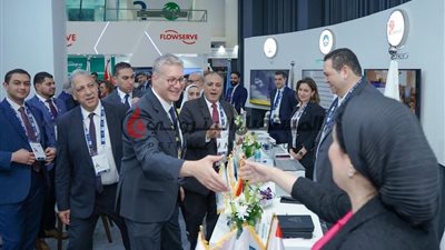 بدوي يزور جناح إنــبى فى معرض أديبك ٢٠٢٤