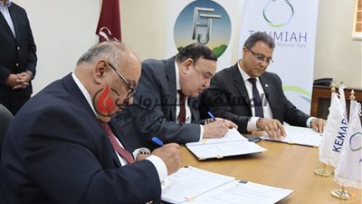 توقيع اتفاقيات تزويد الغاز الطبيعي بين شركة فجر وشركة كيمابكو وشركة تنمية بمدينة العقبة