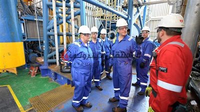 وزير البترول يتفقد أعمال حفر البئر الاستكشافي 