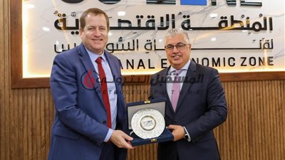 رئيس اقتصادية قناة السويس يستقبل وفد رفيع المستوى من السفارة الأمريكية بالقاهرة لبحث سبل التعاون