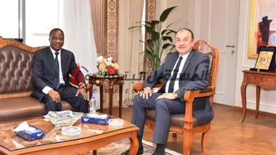 وزير قطاع الأعمال العام يبحث مع سفير كوت ديفوار بالقاهرة فرص تعزيز التعاون الاقتصادي والتجاري