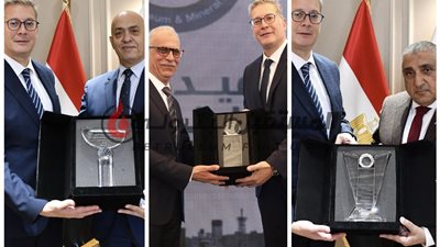 وزير البترول يكرم 3 قيادات وينهي تعاقداتهم