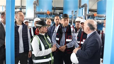 وزيرا قطاع الأعمال والبيئة يتفقدان مشروع معالجة مياه الصرف الصناعى بشركة النصر للأسمدة