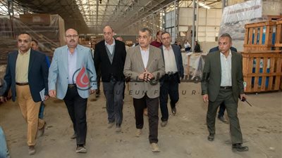 وزير الدولة للإنتاج الحربي يتفقد شركة شبرا للصناعات الهندسية