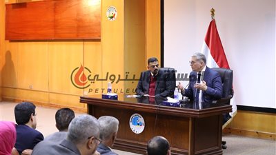 جبر الخواطر..وزير البترول : سنستعين بكفاءات شابة من التعدين لتحقيق استراتيجية التطوير