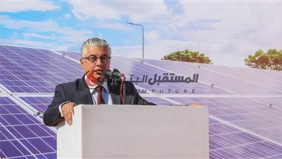 رئيس اقتصادية قناة السويس يضع حجر الأساس لمصنع 