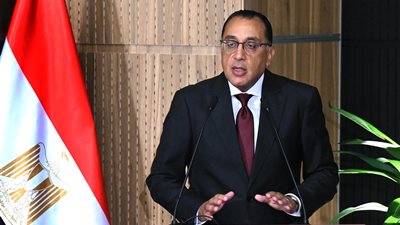 غداً: رئيس الوزراء يتفقد مركب التغييز بالسخنة