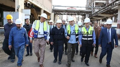 محمد شيمي: يتفقد مصانع 