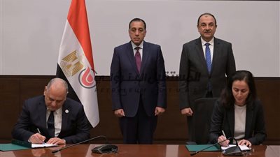 رئيس الوزراء يشهد توقيع عقد إعادة تشغيل مصنع بلوكات الأنود بالسخنة المُتوقف بالتعاون مع 