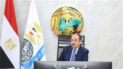 الشيمي يعقد اجتماعه الدوري برؤساء شركات القطن والغزل والنسيج 