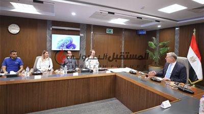 وزير البترول يلتقي وفداً من شركة باريك جولد