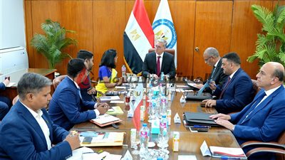 وزير البترول يبحث مع الهند  فرص  التعاون  فى مجال البتروكيماويات والتعدين والأسمدة.