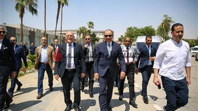 وزير قطاع الأعمال العام في زيارة ميدانية لشركة النصر للسيارات   