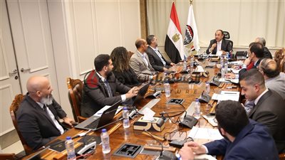 الشيمي يبحث مع 