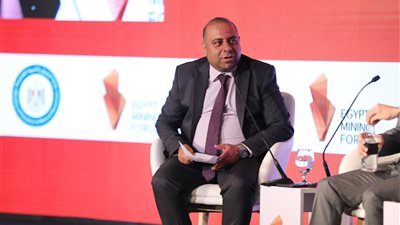 محمد الباجوري يقود جلسة حوارية ناجحة في منتدى مصر للتعدين