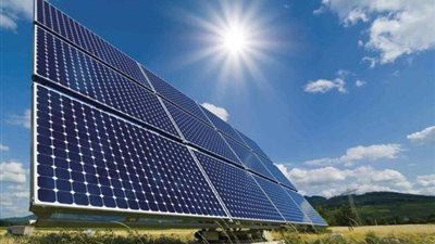 الوزراء يستعرض أهم فرص توطين صناعة ألواح الطاقة الشمسية بمصر