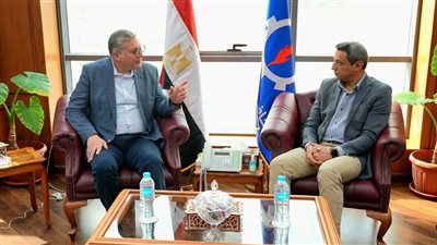 وزير البترول يلتقى محافظ السويس في مستهل زيارته للمحافظة