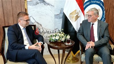 وزير البترول يبحث مع توتال المعايير العالمية لنقل لمنتجات البترولية