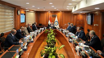 أخيراً: جهاز تنظيم الغاز يناقش موضوعات استراتيجية لدعم التنافسية والصناعة