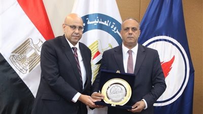 هيئة البترول تمول 20 منحة دراسية بجامعة زويل للعلوم والتكنولوجيا