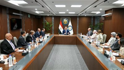 وزير البترول يلتقي مجموعة من كوادر الإدارة المتوسطة والشابة
