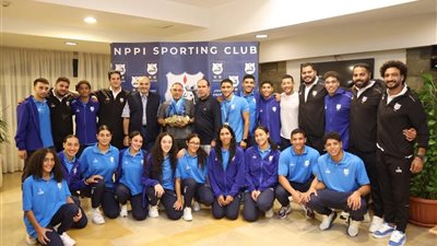 نادي إنبي يحصد 49 ميدالية في كأس العالم للأندية للسباحة بالزعانف بأبوظبي