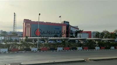 إيلاب تنتهي من مشروع مظلات البركن بالطاقة الشمسية