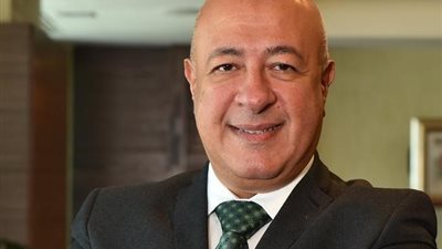 الأحمر ... خط أحمر يا سيد أبوالفتوح