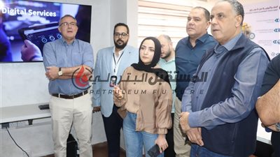 بالصور: رئيس هيئة البترول يزور شركة بدرالدين