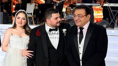 بالصور: زفاف زياد محمد عليم على عروسه ماهيتاب والملا وكمال شاهدا على العقد