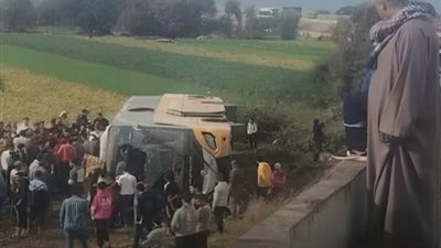 سقوط أتوبيس تابع لشركة بدر الدين للبترول من أعلى كوبري  اسفر عن حالة وفاة وضحايا