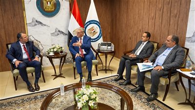 وزير البترول يبحث سبل تعزيز التعاون الإقليمي مع شيفرون العالمية