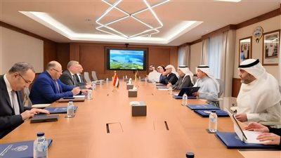 وزير البترول يبحث مع وزير الكهرباء والماء ورئيس هيئة الاستثمار الكويتية تعزيز الاستثمارات المشتركة في مجالات البترول والتعدين