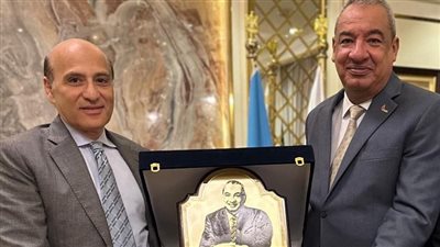 بتروتريد تكرم المهندس محمد عبدالله