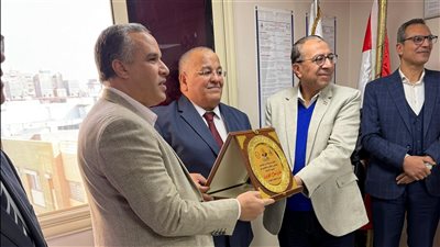 أمل للبترول تكرّم طارق الجزيري مدير العقود تقديرًا لمسيرته المهنية