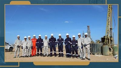 علاء عبدالفتاح يتفقد مشروع للصودا آش بمدينة العلمين الجديدة