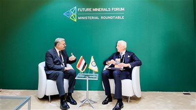  وزير البترول  يبحث مع رئيس 