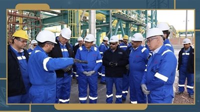 رئيس إيجاس يتابع الموقف التنفيذي لتوسعات مجمع غازات الصحراء الغربية