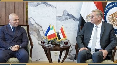 وزير البترول  يبحث مع سفير إيطاليا التعاون في مشروعات البترول والغاز