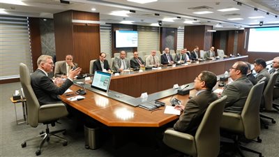 وزير البترول يتابع مع شركات الخدمات العالمية تطوير تكنولوجيا حفر الآبار لزيادة الإنتاج البترولي