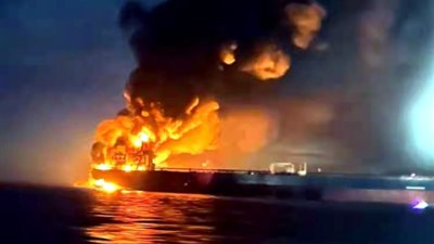 اندلاع حريق في ناقلتي نفط بعد استهدافهما بالمياه الإقليمية العراقية