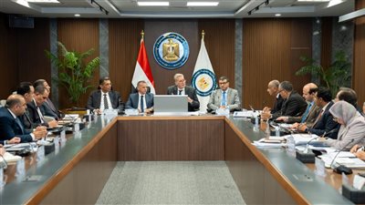 وزير البترول يعتمد الموازنة الاستثمارية لشركة جنوب الوادي المصرية القابضة للبترول للعام المالي 2026 / 2027*