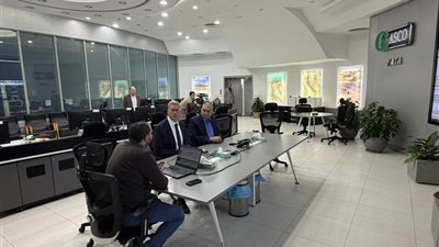 زيارة مفاجئة لوزير البترول  لمركز التحكم للاطمئنان على انتظام إمدادات الغاز
