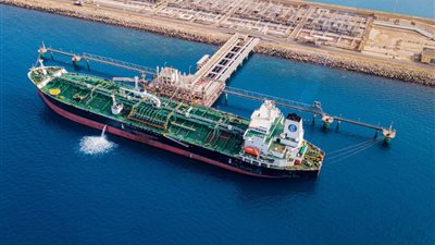 السعودية توسّع صادرات البترول عبر ينبع وتراهن على خط سوميد لتأمين الإمدادات