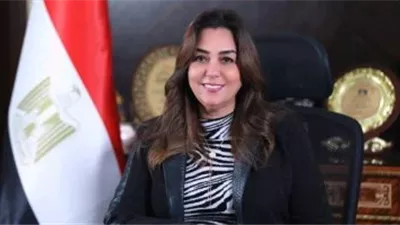  وزيرة البيئة : إرسال لجنة طوارئ  لمحاصرة بقعة سولار بترعة الإسماعيلية