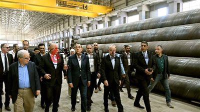 رئيس الوزراء يفتتح مصنع 