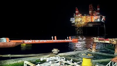 بالصور: PMS تنجز أول خط بحري بمشروع تنمية حقل كاموس