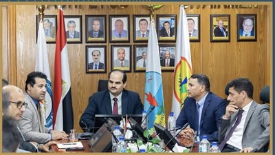  رئيس إيجاس يتابع خطط زيادة إنتاج الغاز بشركة البرلس